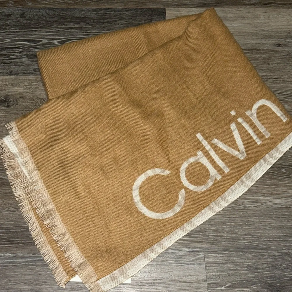 BNWT Calvin Klein Reversible Scarf - Picture 1 of 3